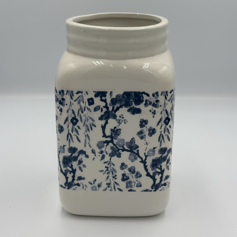 White With Blue Flowers Ceramic Canister Or‎ Case